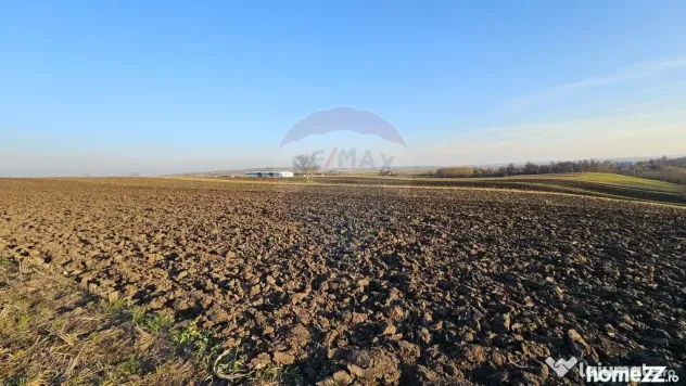 Teren extravilan 6,100mp Stroiesti / Soseaua DN17, Suceava - Stroiesti (Suceava)