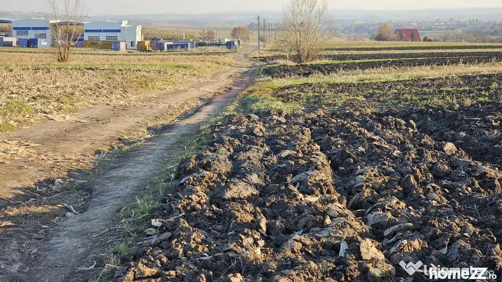 Teren extravilan 6,100mp Stroiesti / Soseaua DN17, Suceava - Stroiesti (Suceava)