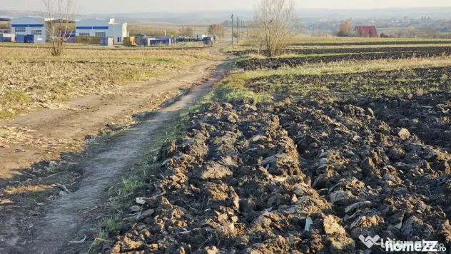 Teren extravilan 6,100mp Stroiesti / Soseaua DN17, Suceava - Stroiesti (Suceava)