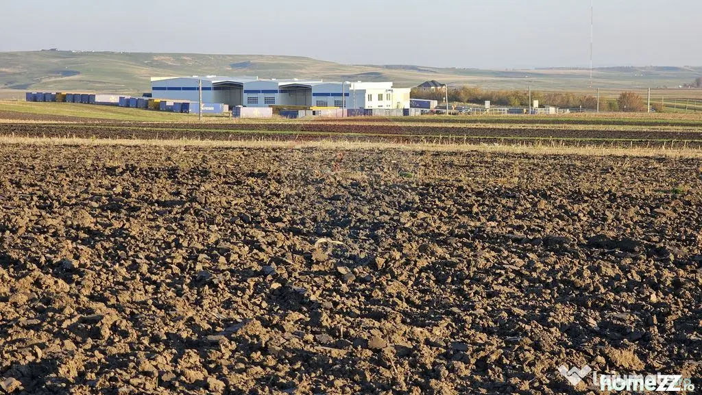 Teren extravilan 6,100mp Stroiesti / Soseaua DN17, Suceava - Stroiesti (Suceava)