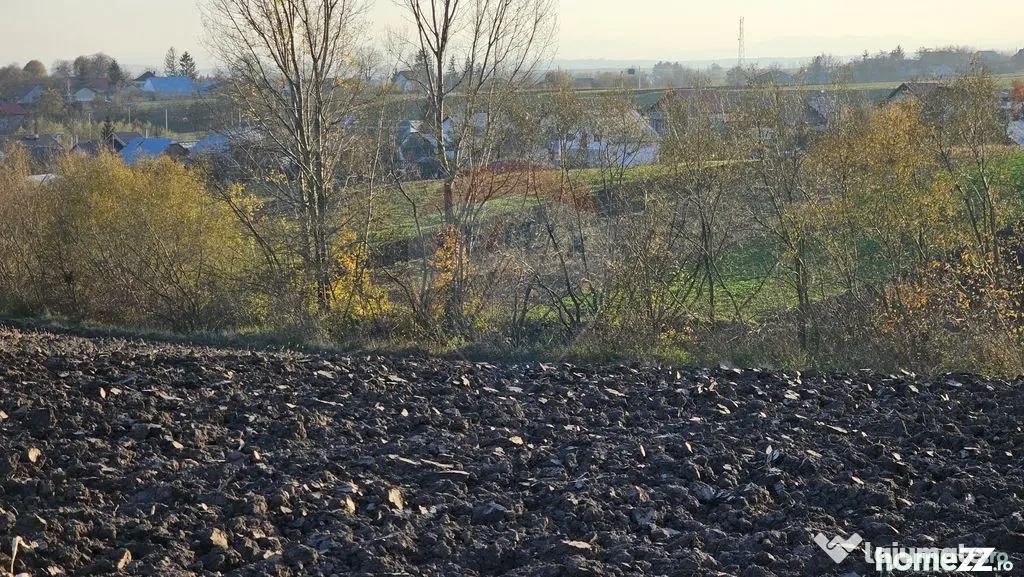 Teren extravilan 6,100mp Stroiesti / Soseaua DN17, Suceava - Stroiesti (Suceava)