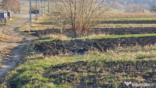 Teren extravilan 6,100mp Stroiesti / Soseaua DN17, Suceava