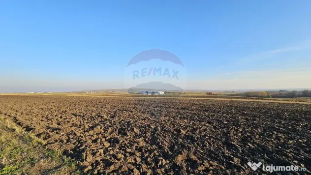 Teren extravilan 6,100mp Stroiesti / Soseaua DN17, Suceava