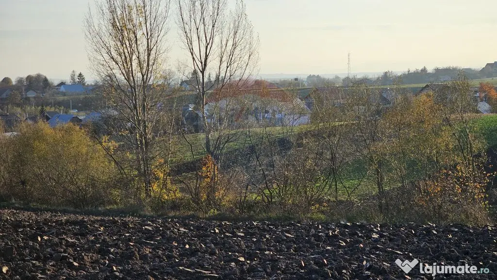Teren extravilan 6,100mp Stroiesti / Soseaua DN17, Suceava