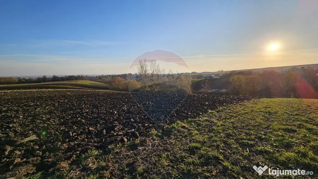 Teren extravilan 6,100mp Stroiesti / Soseaua DN17, Suceava