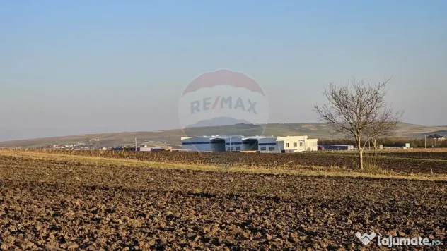 Teren extravilan 6,100mp Stroiesti / Soseaua DN17, Suceava