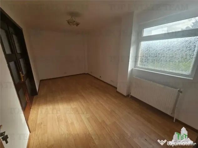 Cladire 9 incaperi (300mp utili) cu hala productie si depozi