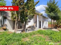 Casă spațioasă, de vanzare, cu 10 camere, 200 mp, zona se