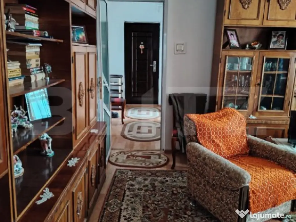 Apartament de vanzare, cu 2 camere, 47 mp, zona Radu Popescu