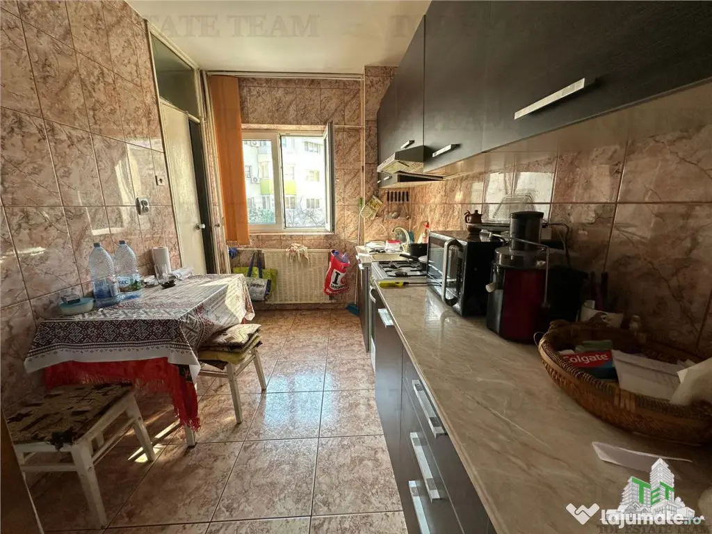 Apartament 3 camere de langa metrou zona Aviatiei Bucuresti