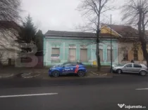 Casa cu 2 camere,70 mp,zona centrala