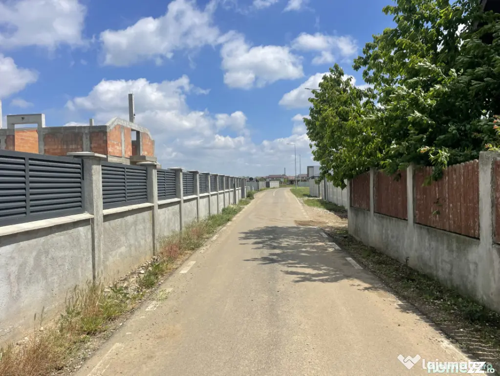 Domnești, Str Teiului, teren 1500mp, 40ml deschidere, utili