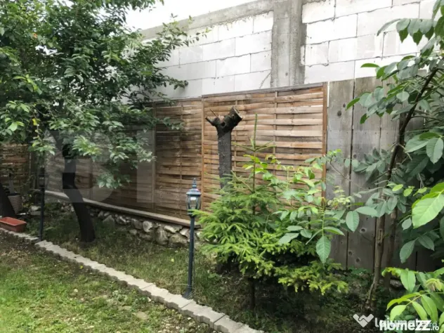 Proprietate cu 2 corpuri de clădire – ideală pentru pens - Zarnesti (Brasov)
