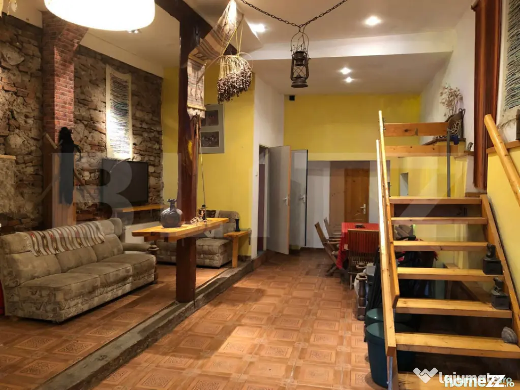 Proprietate cu 2 corpuri de clădire – ideală pentru pens - Zarnesti (Brasov)