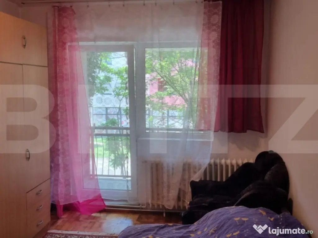 Apartament de vanzare, cu 3 camere, 69 mp, zona Carpati 2