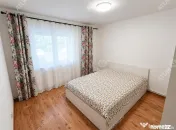 Apartament renovat cu 3 camere 2 bai si pivnita in Sibiu 
