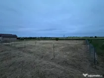 Teren 980 mp, situat in zona Lazu