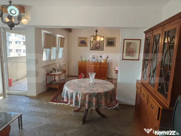 Apartament cu 4 camere, 88 mp, etaj intermediar, pe B-dul Da - Oradea (Bihor)