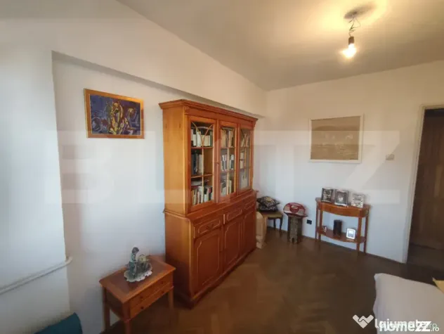 Apartament cu 4 camere, 88 mp, etaj intermediar, pe B-dul Da - Oradea (Bihor)