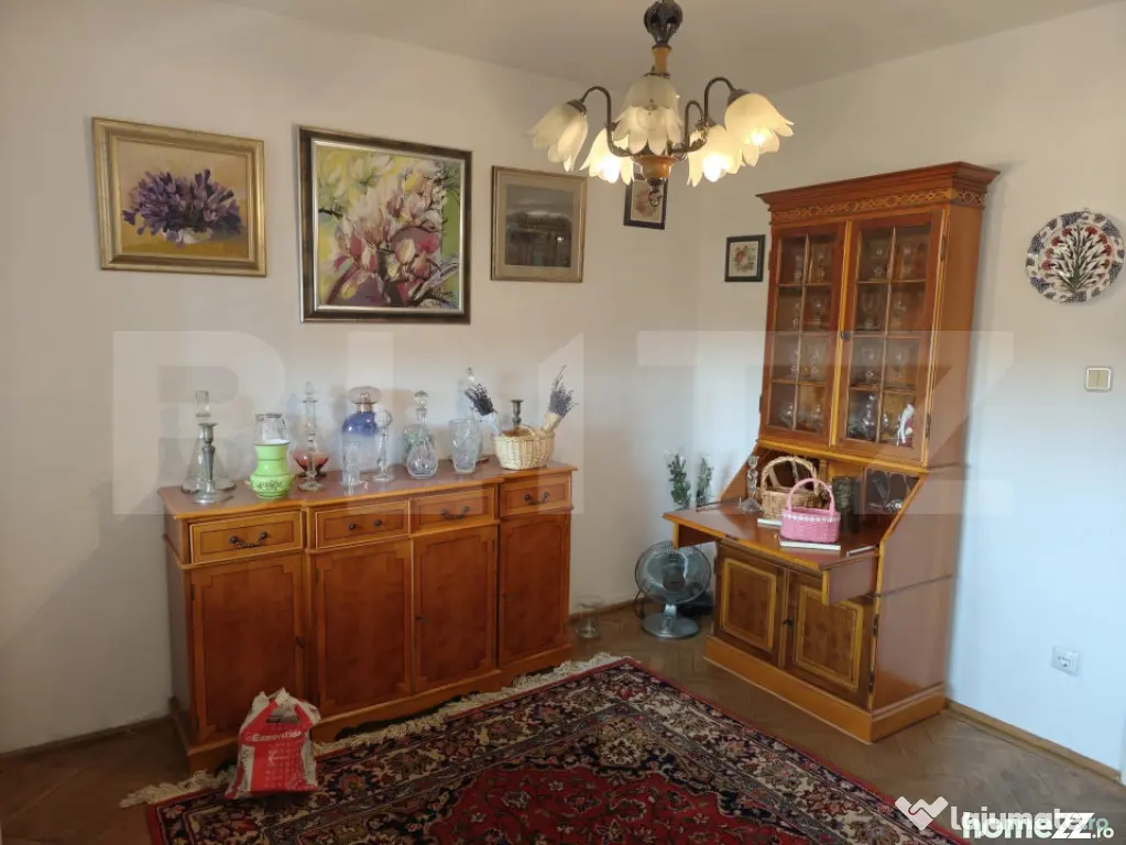 Apartament cu 4 camere, 88 mp, etaj intermediar, pe B-dul Da - Oradea (Bihor)