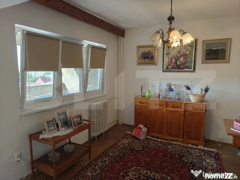 Apartament cu 4 camere, 88 mp, etaj intermediar, pe B-dul Da - Oradea (Bihor)