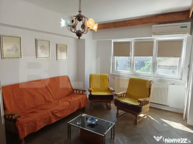 Apartament cu 4 camere, 88 mp, etaj intermediar, pe B-dul Da - Oradea (Bihor)