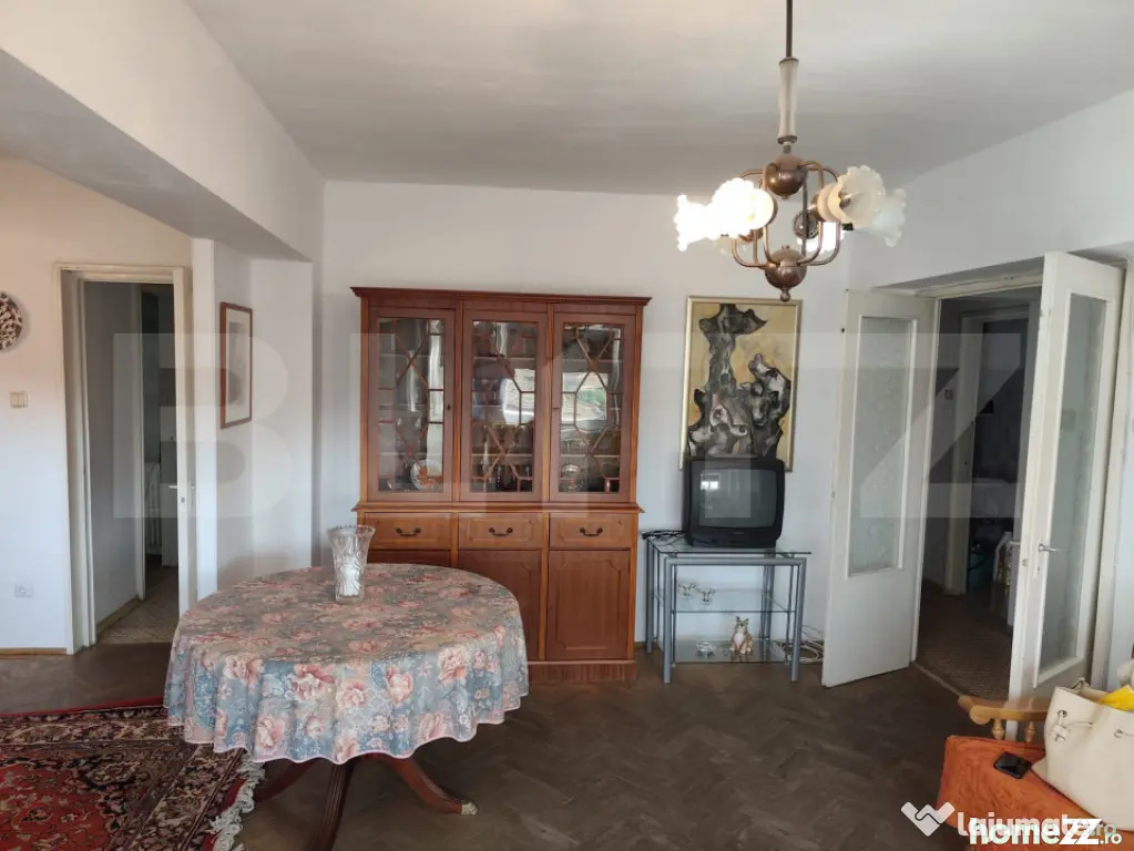 Apartament cu 4 camere, 88 mp, etaj intermediar, pe B-dul Da - Oradea (Bihor)