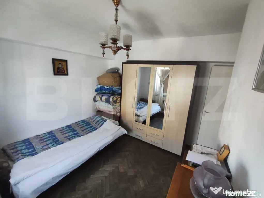 Apartament cu 4 camere, 88 mp, etaj intermediar, pe B-dul Da - Oradea (Bihor)