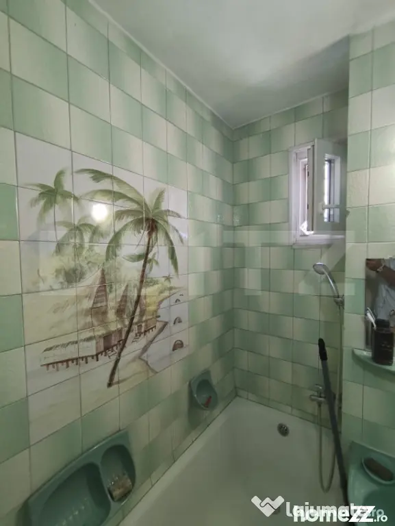 Apartament cu 4 camere, 88 mp, etaj intermediar, pe B-dul Da - Oradea (Bihor)