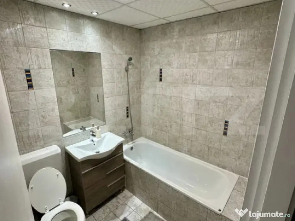 Apartament cu 4 camere, 79 mp utili, zona Closca