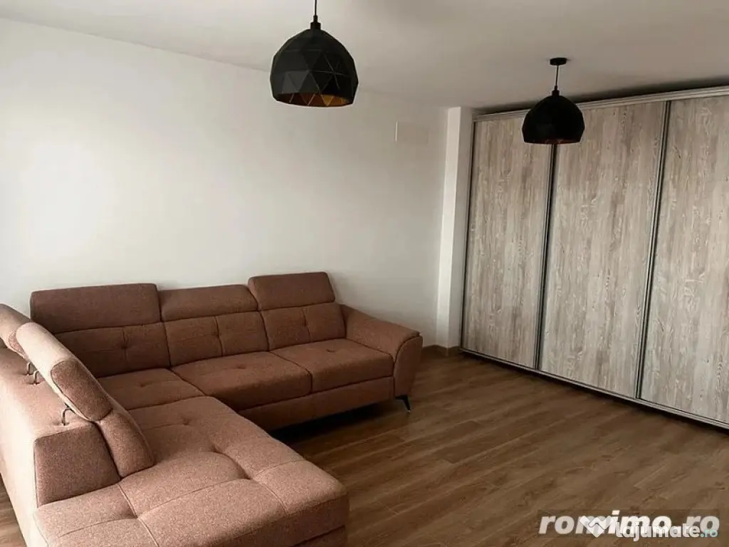 3 camera in zona Centrala