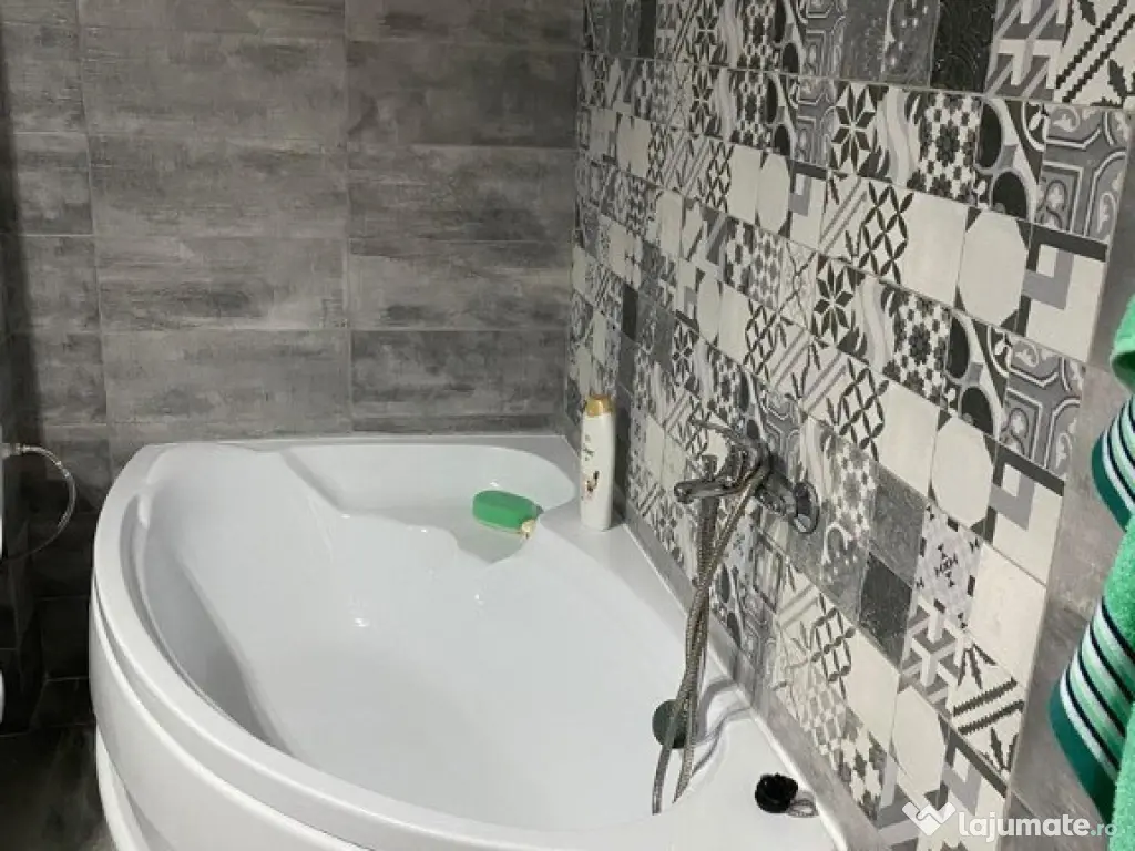 3 camera in zona Centrala