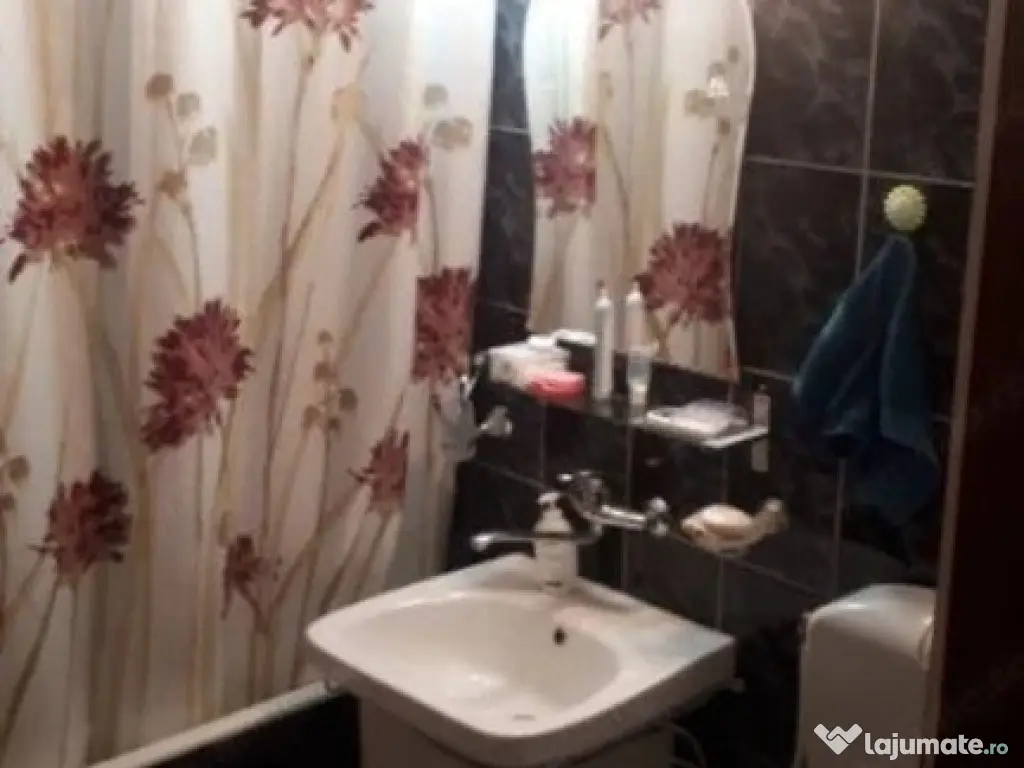 2 camere in zona Spitalului Judetean