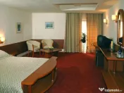 Hotel 4 stele, zona Pta Victoriei,cu restaurant si crama,... 