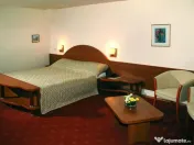 Hotel 4 stele, zona Pta Victoriei,cu restaurant si crama,... 