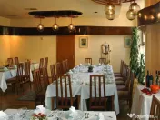 Hotel 4 stele, zona Pta Victoriei,cu restaurant si crama,... 