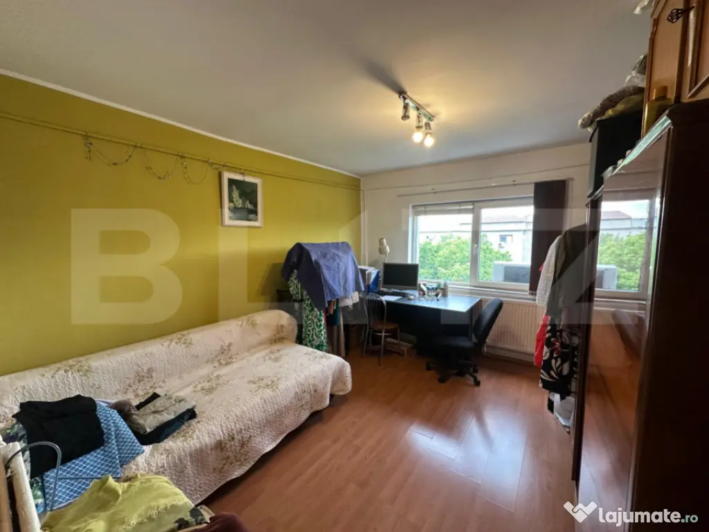 Apartament 3 camere, zona Centrul Multifunctional