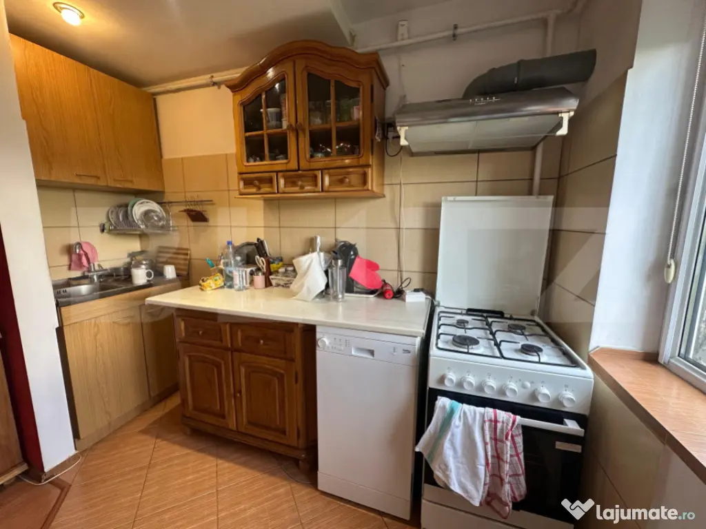 Apartament 3 camere, zona Centrul Multifunctional