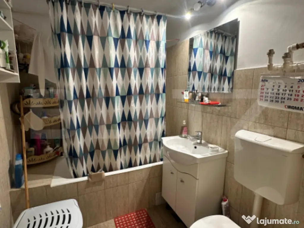 Apartament 3 camere, zona Centrul Multifunctional