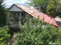 Casa mare 8 camere si 700 mp teren in Miroslava langa Family