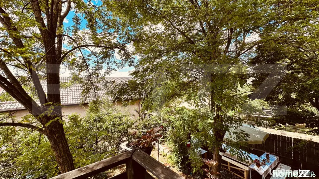 Casa mare 8 camere si 700 mp teren in Miroslava langa Family - Iasi (Iasi)