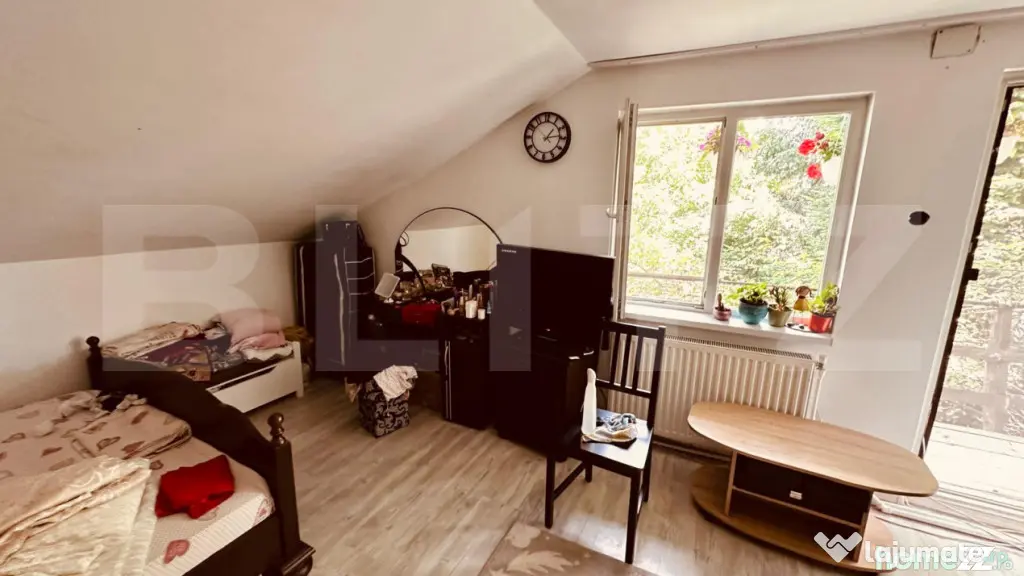 Casa mare 8 camere si 700 mp teren in Miroslava langa Family - Iasi (Iasi)