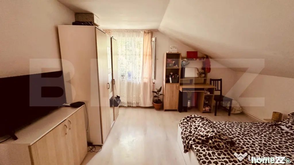 Casa mare 8 camere si 700 mp teren in Miroslava langa Family - Iasi (Iasi)