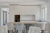 Vile moderne, Peris, rate la dezvoltator 