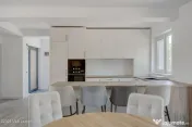 Vile moderne, Peris, rate la dezvoltator 