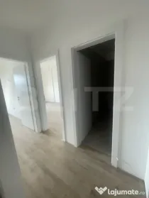 Apartament de vanzare, cu 3 camere, balcon mare, panoramă s