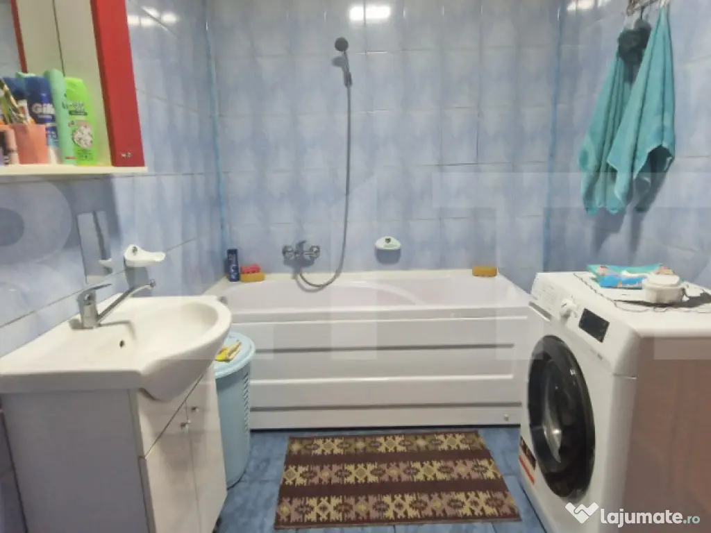 Apartament 4 camere decomandate, 66 mp utili, 2 balcoane spa