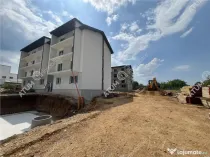 Apartament la cheie cu 2 camere decomandate etaj 1 zona Shop