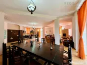 Vila Impunatoare cu Piscina pentru Familie sau Investitie Tu 