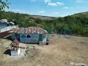 Casă și teren de vânzare în Parincea jud. Bacău. 